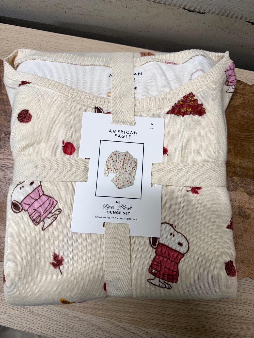 American Eagle AE Luxe Plush Lounge Set Snoopy Cream & Red Medium